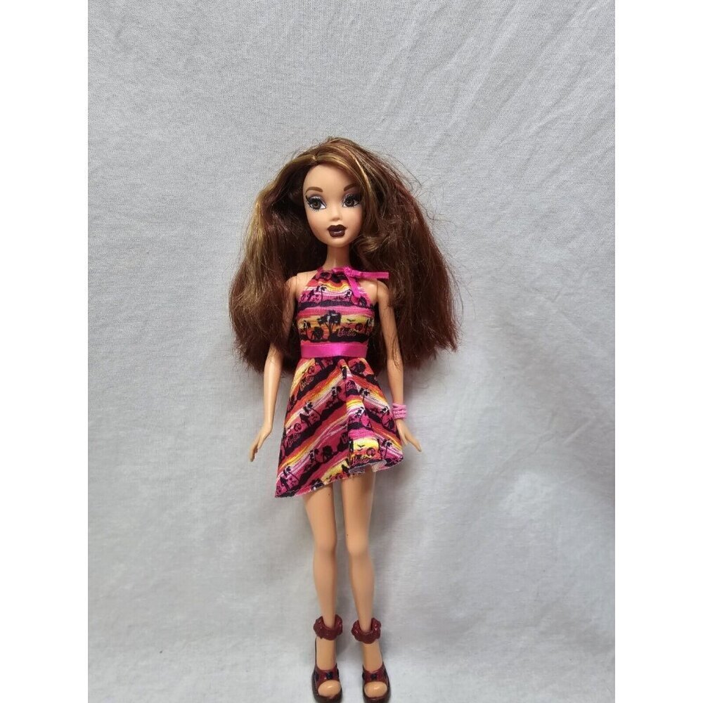 My Scene doll Chelsea goes to Hollywood with Rooted Eyelashes